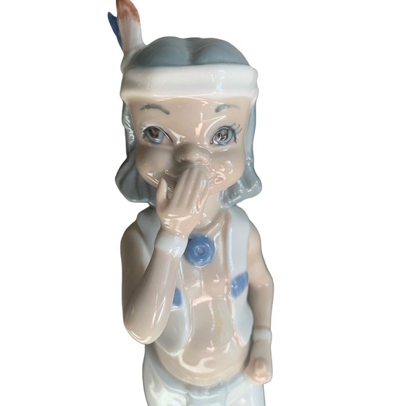 CASADES GIRL SMILING W / ARROWS & KNIFE PORCELAIN FIGURINE 8.5” TALL EUC - Picture 3 of 9